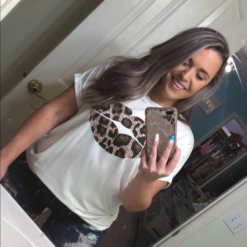 Leopard lips graphic tee